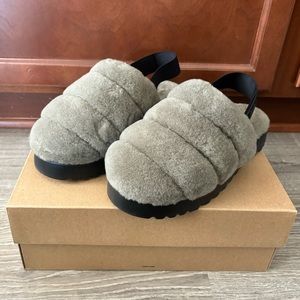 Ugg super fluff slipper. brand new size 8.